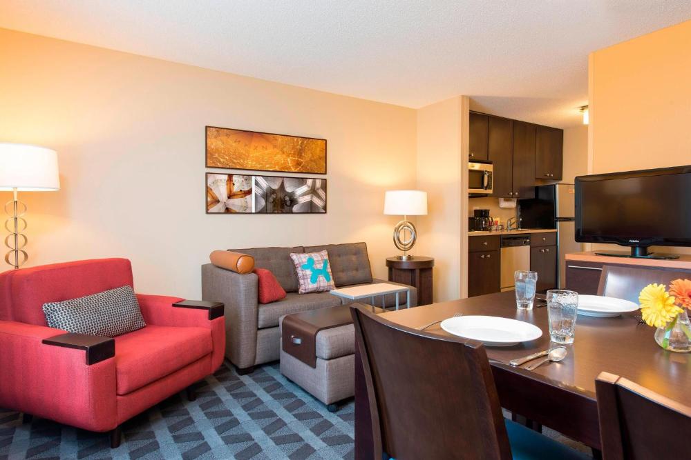 1 Bedroom Suite, 2 Queen, Sofa bed interior