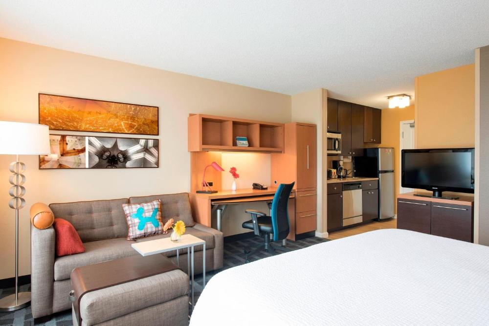 King Studio with Sofa Bed interior